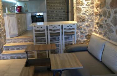 Elata Stone House - Photo 42