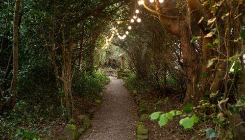 Scenery Hill Hideaways The Coach House Charming Retreat with Jacuzzi and BBQ Hut Near the Lake District - Foto 3, Garden