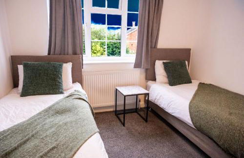 Conyngham Villa, Luxury Detached House, 6 Beds, 4BR,Large garden, Parking - Sleeps 8 - Foto 77