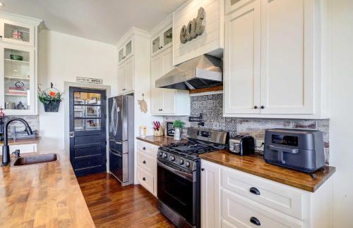 Spacious Farmhouse Near Hikes and Waterfalls - Foto 10