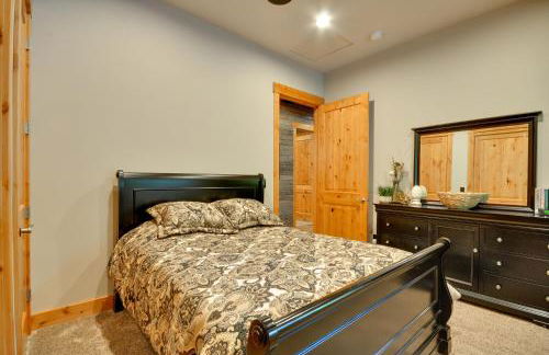 Luxurious Waterfront Retreat with Private Pond! - Foto 17