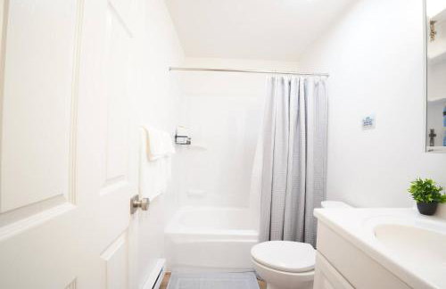 1King1Queen w/SmartTV, Wifi & FullyStocked Kitchen - Photo 22