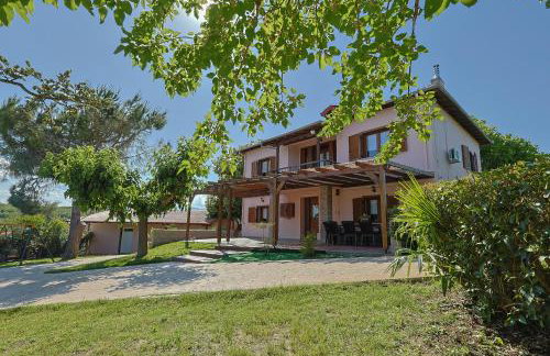 VILLA PEPONI Spacious Traditional Villa with Garden - BBQ & Private Parking - Photo 69