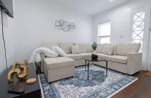 Modern 2-Bedroom House with Free Parking and Convenient Location - Foto 3