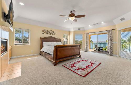Lakeside Mansion Waterfront 34 beds Boat ramp - Foto 34