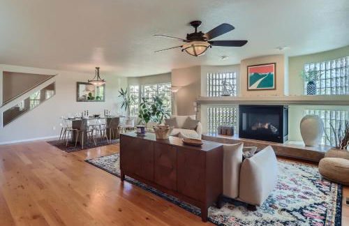 Denver Retreat Home with Stunning Lake, Mountain Views and Luxury Amenities - Foto 5