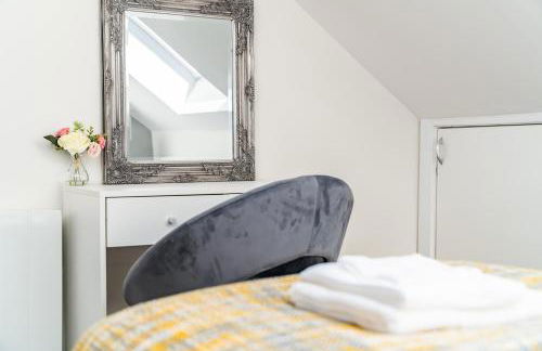 Beautiful Flat Town Centre 55 inch Smart TV + Netflix - Photo 11