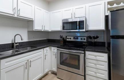 Landing Modern 1BD Game Room Gym - Photo 7