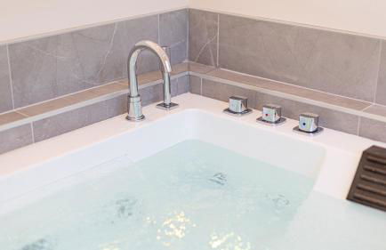 Le Beauregard - Jacuzzi - Garage - Foto 9