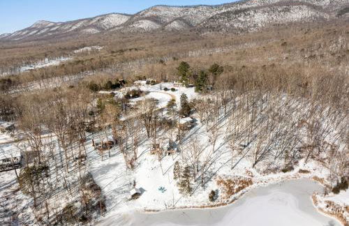 Lazy Lake 3BR Cabin w/ Mtn Views + Hot Tub +Wi-Fi - Foto 43