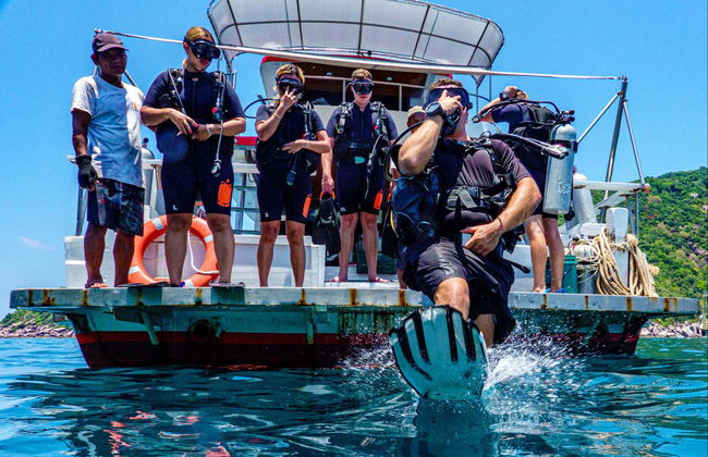 Sail Rock Scuba Diving Experience - Foto 6