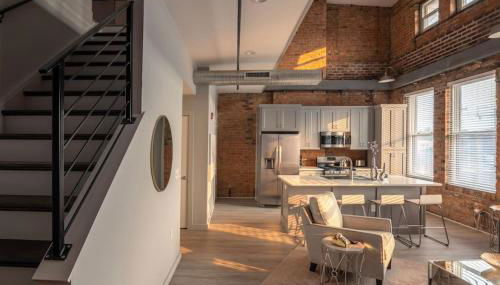 BUBBLES FANTASY SUITE Explore OTR and Rhinegeist - Photo 4