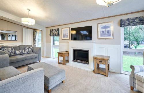 Bramble Lodge with Hot Tub - Foto 12