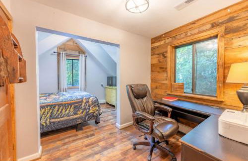 Hidden Gem Falls Cabin with Creek and Game Room - Foto 20