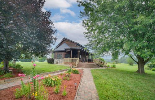 Peaceful Raphine Cottage with Deck and Fireplace! - Foto 21