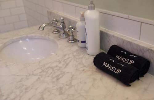 A bright, peaceful retreat designed for comfort and ease - Foto 27