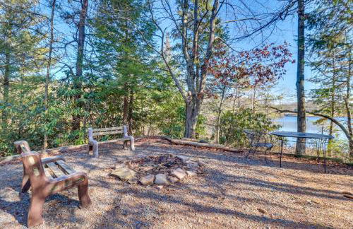 Near Skiing Lakefront Gem with Kayaks in Long Pond - Foto 37