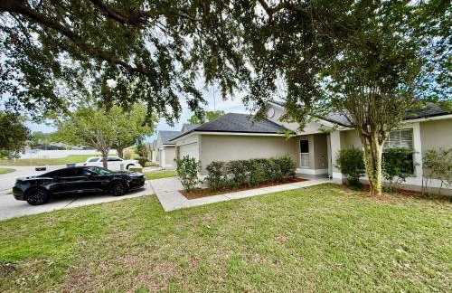 Grand Deluxe Pines 3BR Pool Home near Disney - Foto 29