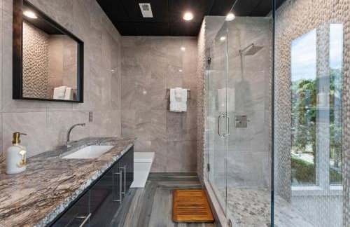 The Glass Mansion w/Optional Boat Rental - Foto 41