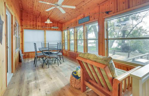 Waterfront Spirit Lake Vacation Rental with Dock! - Foto 3