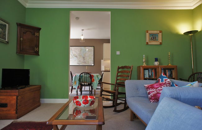 Fantastic 2 Bedroom, Spacious and Great Location! - Photo 10