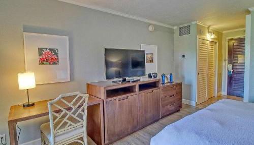 Pool Garden View Lanai, Beachfront 4-Star Resort, King Bed, Lanai, AC, Pool, Restaurant, Gym, Spa - Foto 3