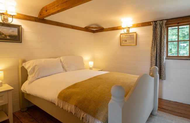 Host Stay Downs Farm Granary - Photo 3