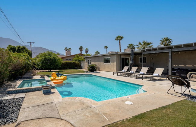 Relax at the 3BR Tranquil Oasis in Palm Springs - Foto 67