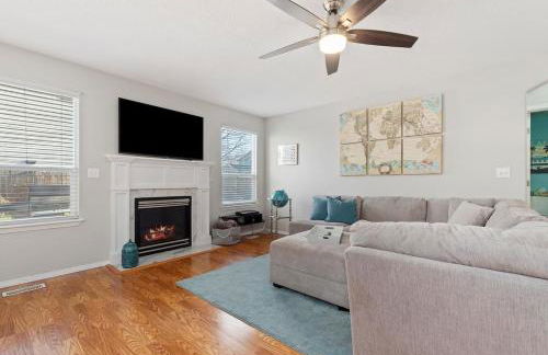 Urban Escape Steps to Downtown - Photo 8