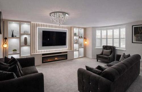 The Grand 4-Bed Ebbsfleet Home - Big Garden & Parking Space, Near Bluewater - Foto 3