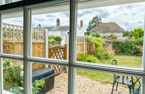 Canterbury Oasis - Modern 2-Bed Home with FREE Parking - Foto 18