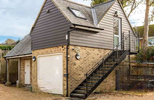 Hunter Heights Loft – Near Ventnor, Isle of Wight - Photo 9