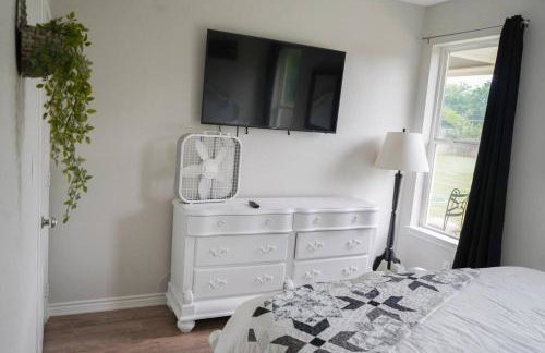 The Haven on Loveless Street with Game Room - Foto 32