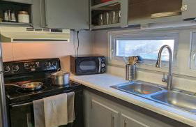 Modern Farm Home WT Large Parking, Front Porch - Foto 13