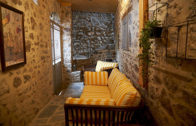 Dandy Villas Dimitsana - a Family Ideal Charming Home in a Quaint Historic Neighborhood - 2 Fireplaces for Romantic Nights - Foto 47