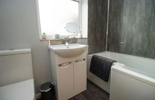 2 Bed Bungalow - Sleeps 4 - Pets - Parking - Wifi - Foto 6