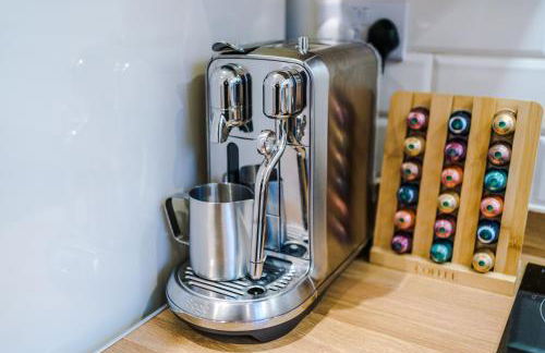 Country Charm Cottage Sleeps 4 & Free Parking - Photo 12