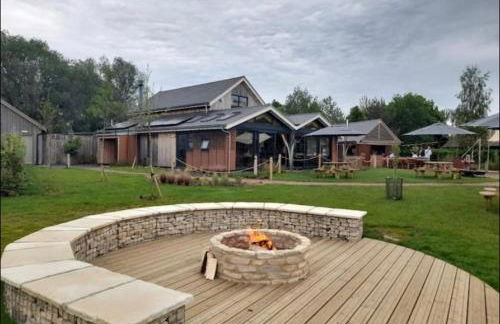 HM111 Penthouse Apartment with Lake View & free Spa Access- Lower Mill Estate Cotswolds - Foto 35