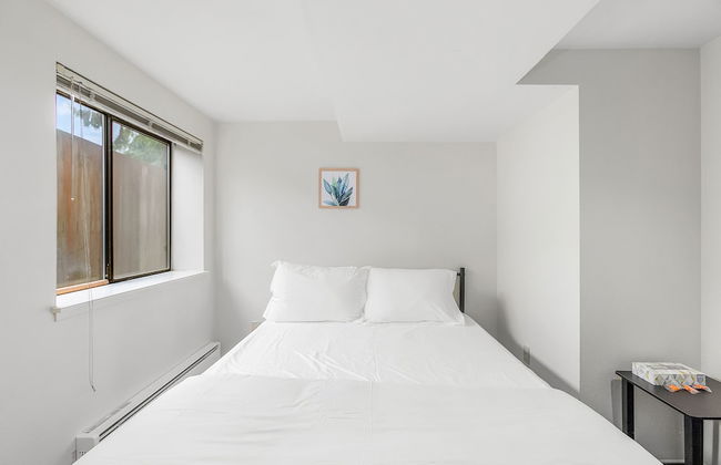 Seattle's Orange Crown 87 Walkscore - Photo 3