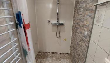 Komfortables Studio mit Terrasse und kleinem Garten - Erholung inklusive - Foto 3, Shower