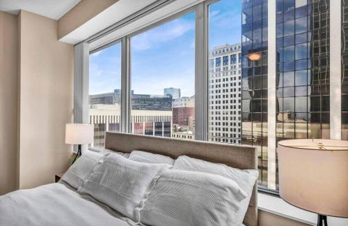 Downtown Flat w/ LAKE VIEW: Walk 2 Stadiums/Arenas - Photo 17