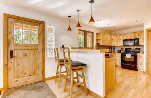 Lovely Home with Great Views and Private Hot Tub - Porcupine Slopes - Foto 25