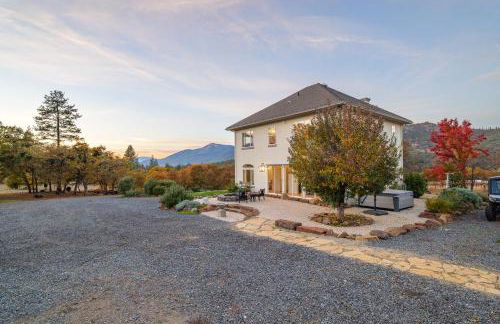 Starry Oak Vineyard Retreat w Hot Tub - Foto 39