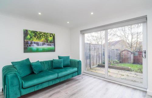 2 bedroom house with parking in Borehamwood - Foto 18