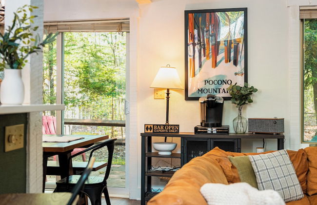 The Après-alpine by Avantstay Cozy Modern Cabin w/ Deck - Foto 33