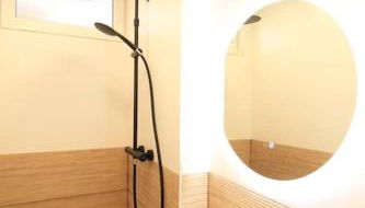 Disponible - Appartement Entier Rénové - Canapé Lit Emma - RERB, 5mn Paris - 2 pers - Parking Rue Gratuit - Tout équipé - 1er étage - 3 - Foto 5, Shower