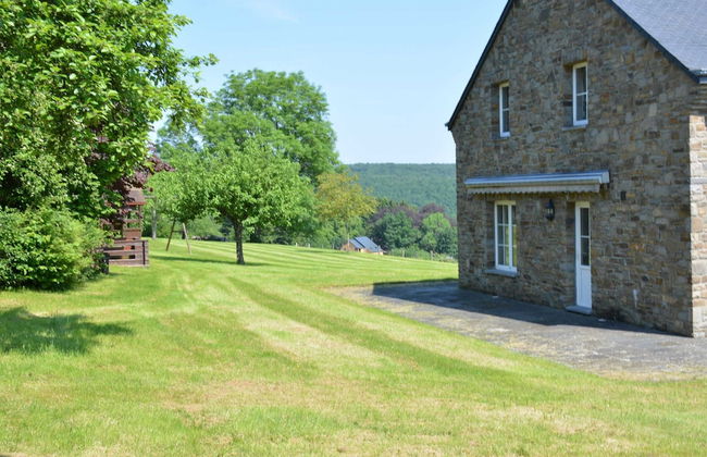 Spacious Villa Near Lesse - Photo 31