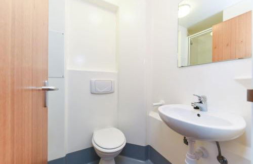 For Students Only Corfe House in Poole - Photo 26