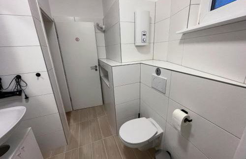 bookandstay24 Die-burg 4 Zimmerwohnung mit Küche und Balkon bei Darmstadt, Frankfurt, RheinMain Gebiet - Foto 7