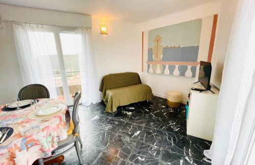 French Riviera centre ville plage port balcon panoramique et Clim - Foto 5